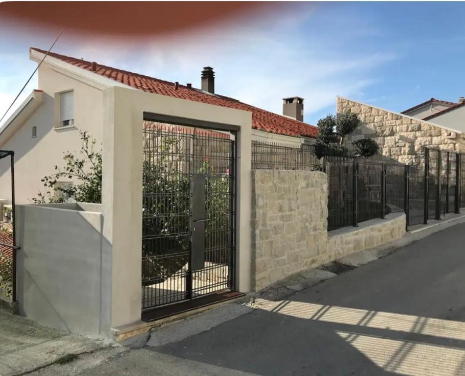 Romantic Stone- Studio Apartman Omiš Exteriör bild