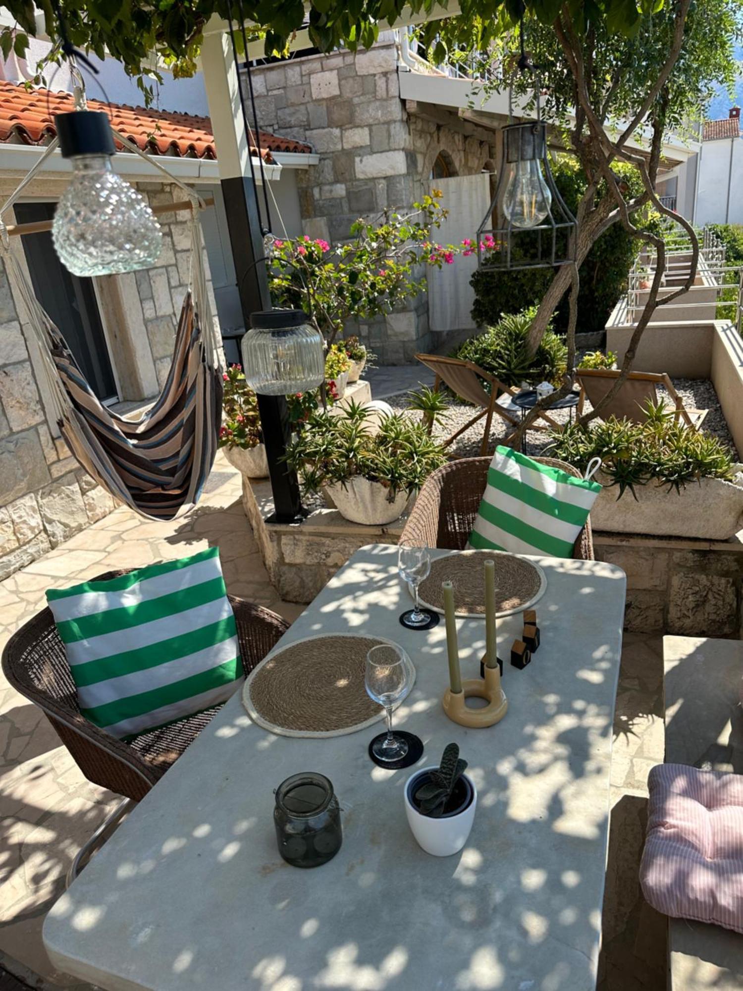 Romantic Stone- Studio Apartman Omiš Exteriör bild