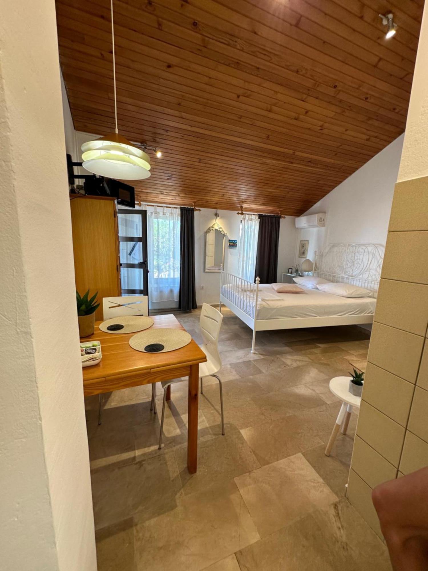 Romantic Stone- Studio Apartman Omiš Exteriör bild